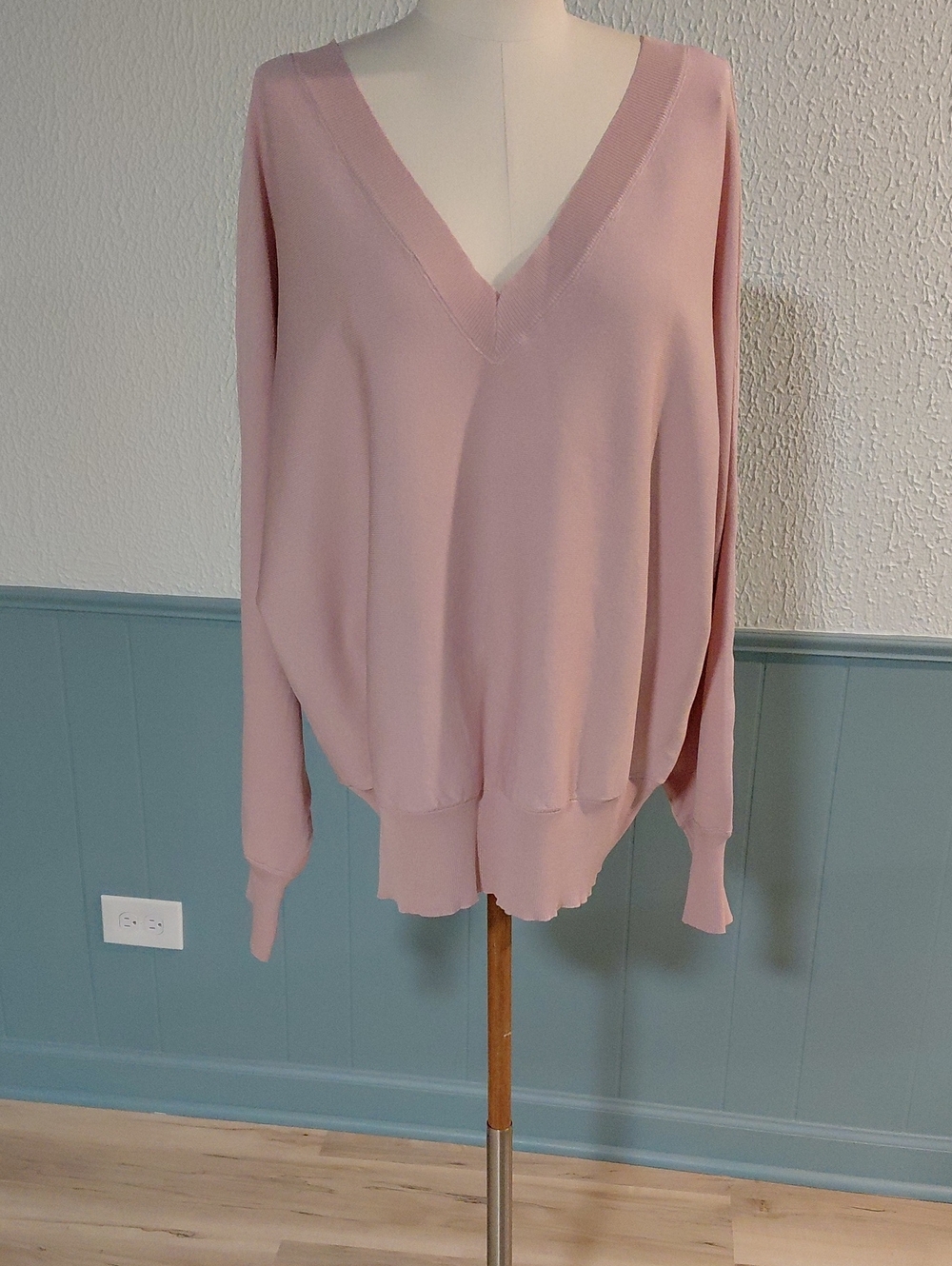 Vine & Love Dusty Blush V-Neck Women's Sweater